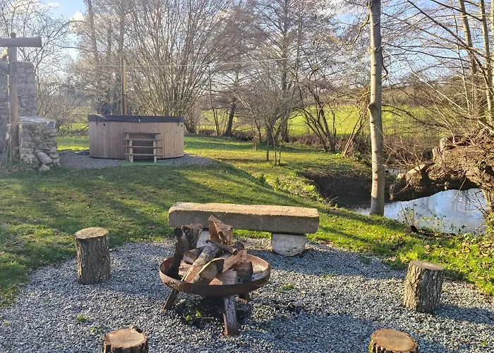 別荘 De Rural De 15 Personnes, Bain Nordique, Riviere Et Nature Voutre